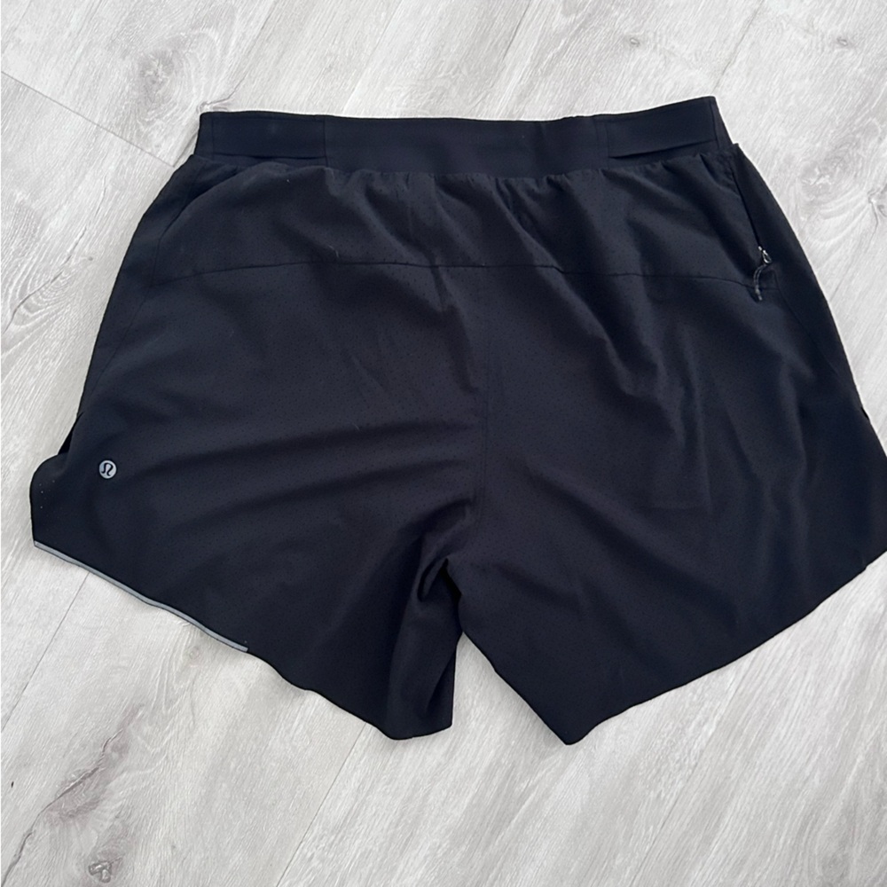 Men’s Lululemon shorts